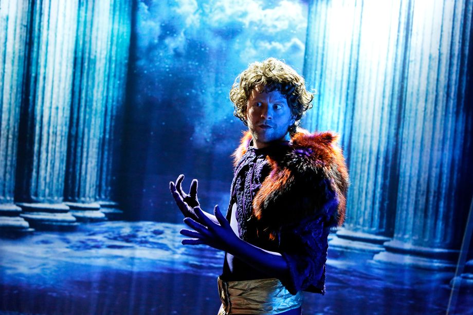 Superheld*innen auf geheimer Mission und der Suche nach Identität