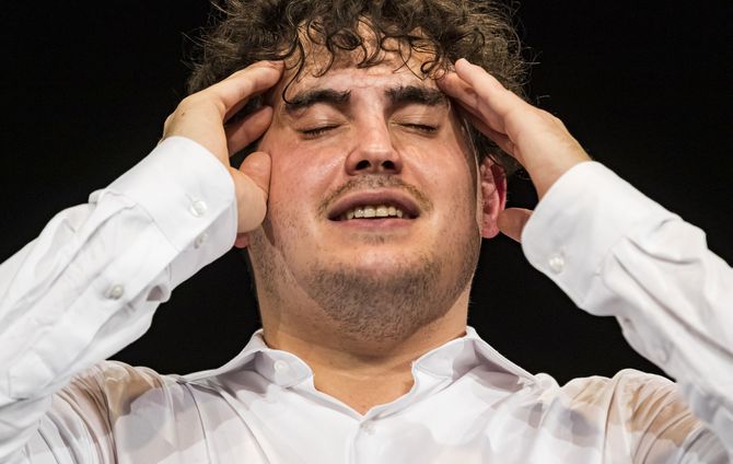 Auf ein Bier mit Schauspieler Adrian Hildebrandt