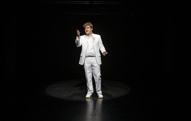 Die Dekonstruktion des Theaters oder »eine Art Kunst-Meta-Performance-Scheiße«